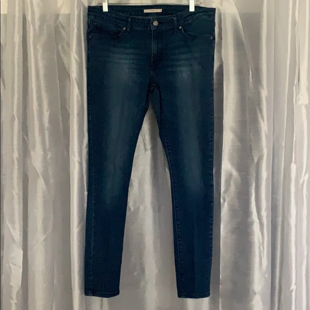 Levi’s 711 Skinny Jeans